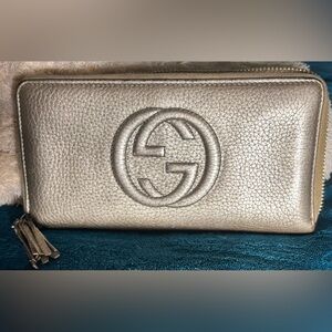 Gucci Soho Metallic Gold Embossed GG Long Zippy Wallet With Dustbag